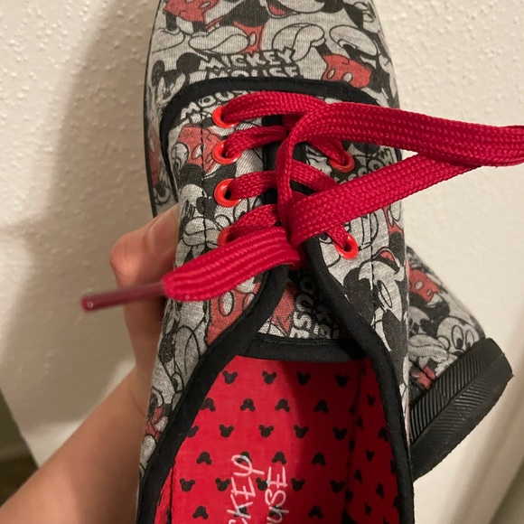 NWOT Disney Mickey Mouse shoes - Picture 2 of 3